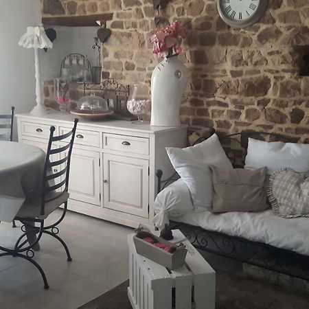 Chambres D'Hotes La Clef Des Champs Montpinchon Esterno foto