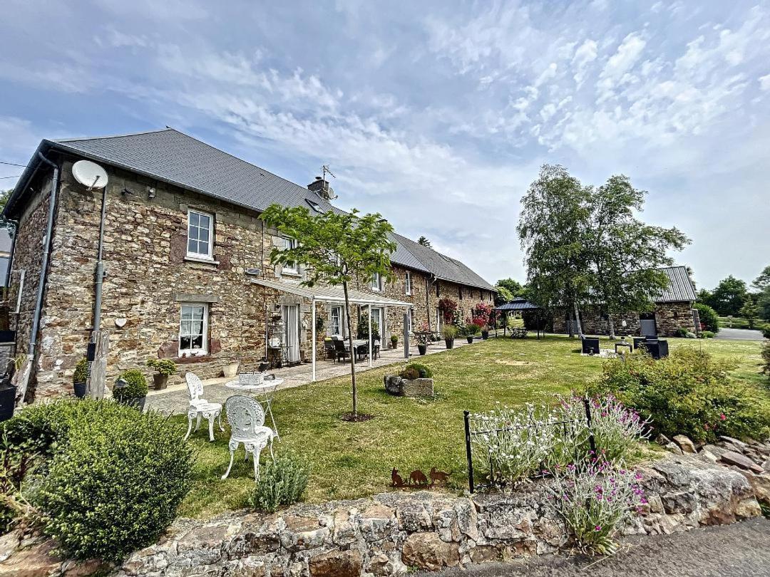 Chambres D'Hotes La Clef Des Champs Montpinchon Esterno foto